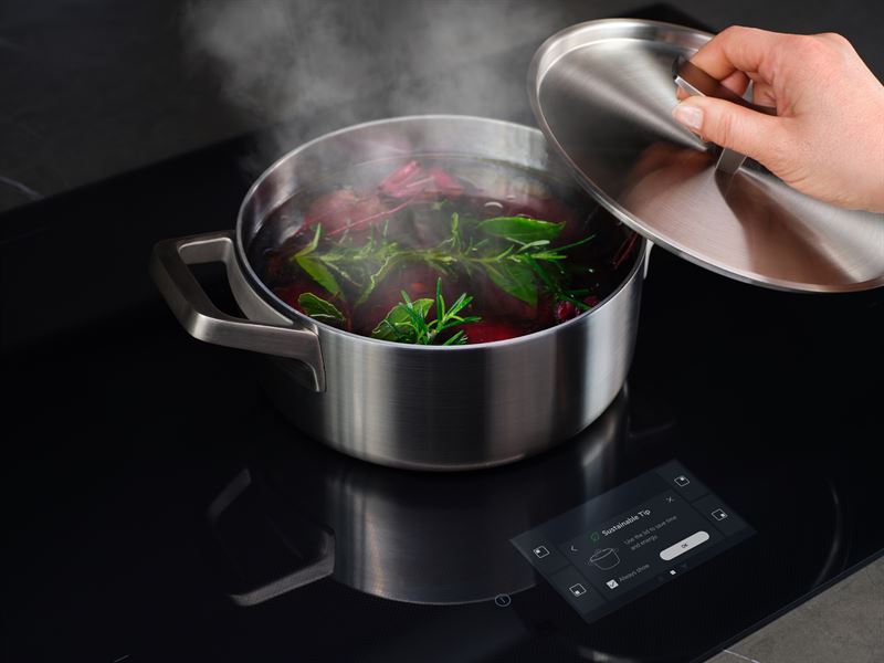 AEG 8000 SenseBoil Fry - assistiertes Kochen